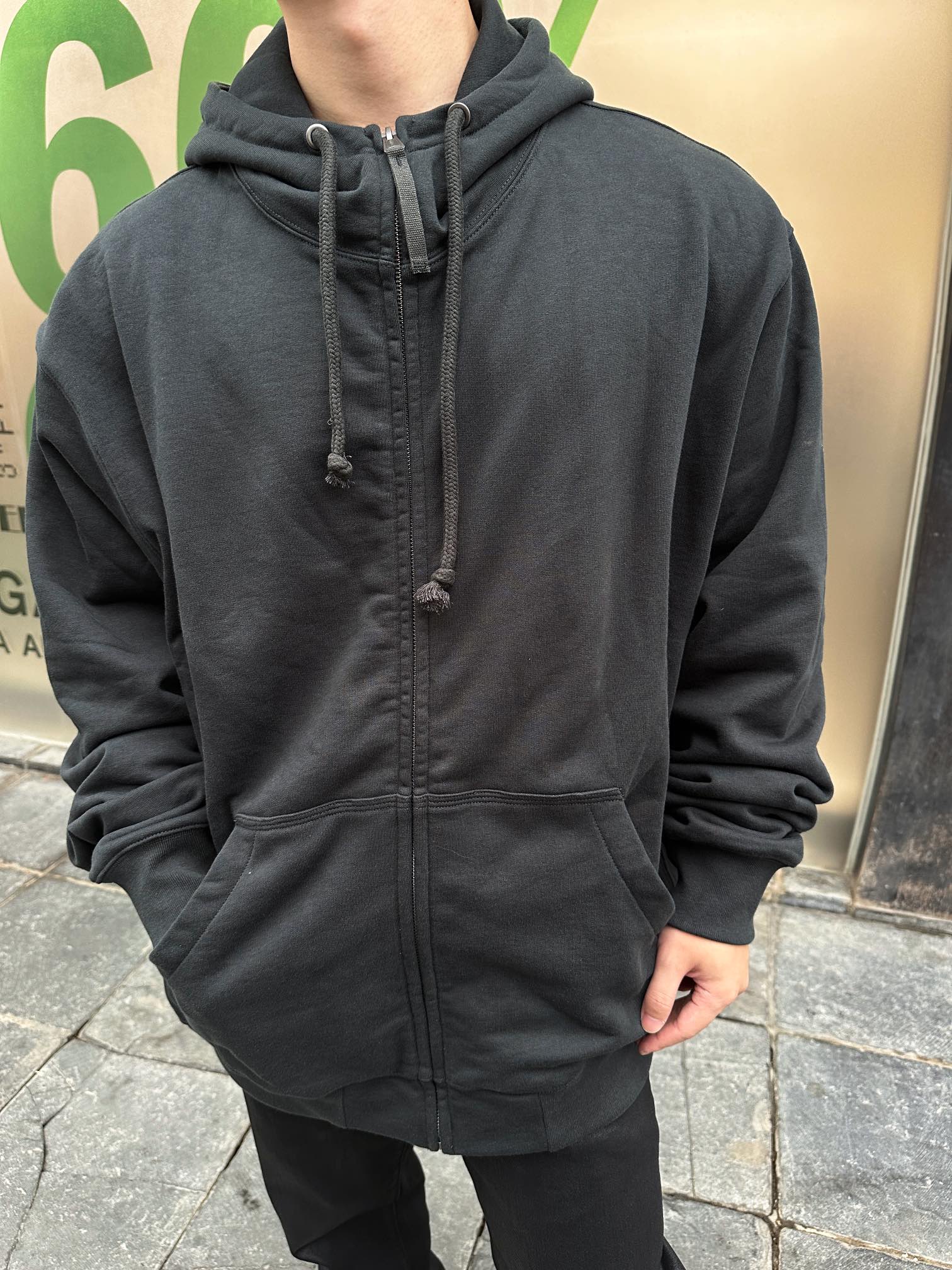 。Maison Margiela 未完成刺绣印花外套定制定染云绒米高密全棉料 柔软细腻 舒适贴肤 以柔和