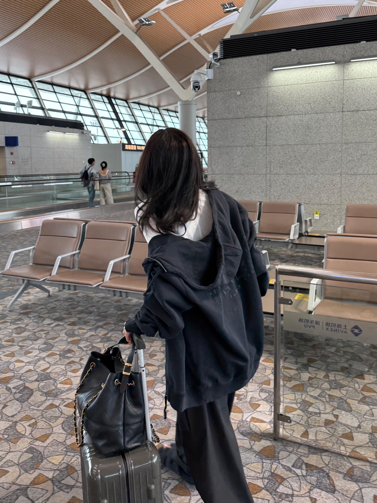 。Maison Margiela 未完成刺绣印花外套定制定染云绒米高密全棉料 柔软细腻 舒适贴肤 以柔和