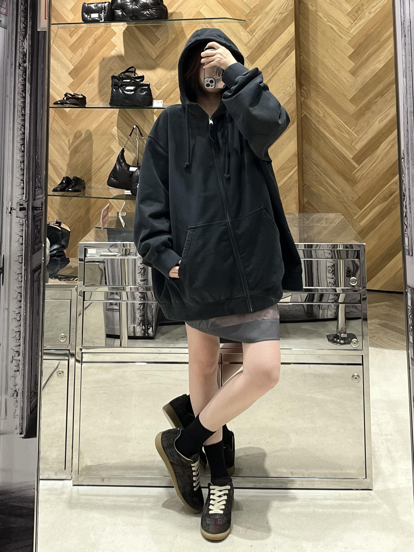 。Maison Margiela 未完成刺绣印花外套定制定染云绒米高密全棉料 柔软细腻 舒适贴肤 以柔和