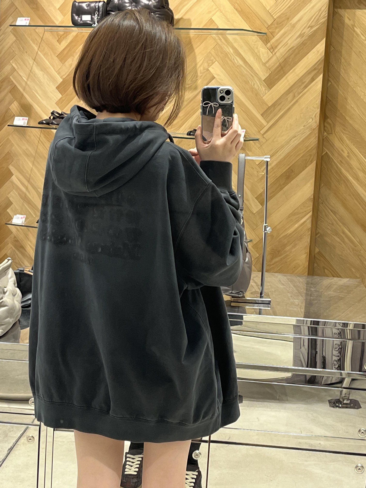 。Maison Margiela 未完成刺绣印花外套定制定染云绒米高密全棉料 柔软细腻 舒适贴肤 以柔和