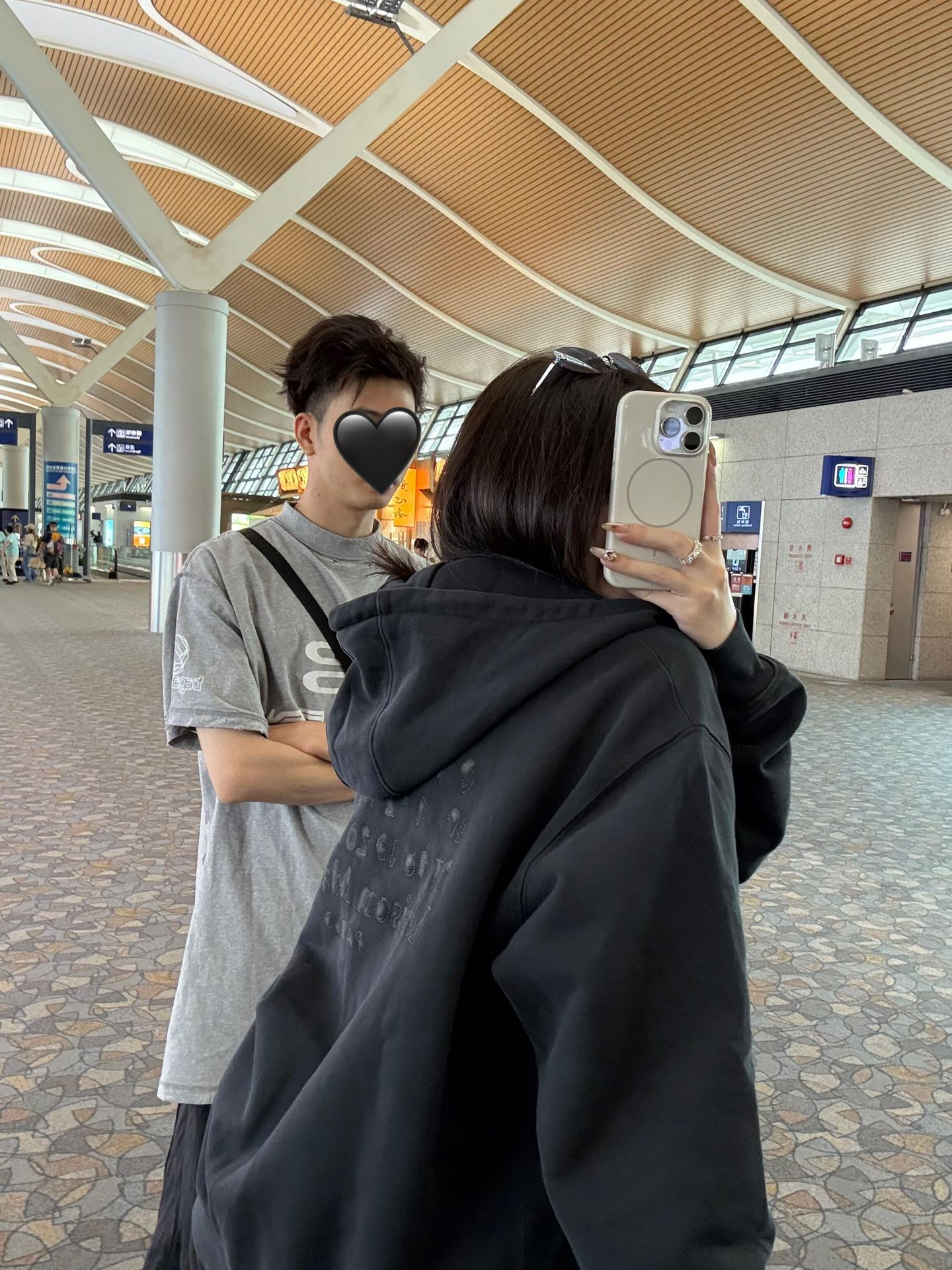 。Maison Margiela 未完成刺绣印花外套定制定染云绒米高密全棉料 柔软细腻 舒适贴肤 以柔和