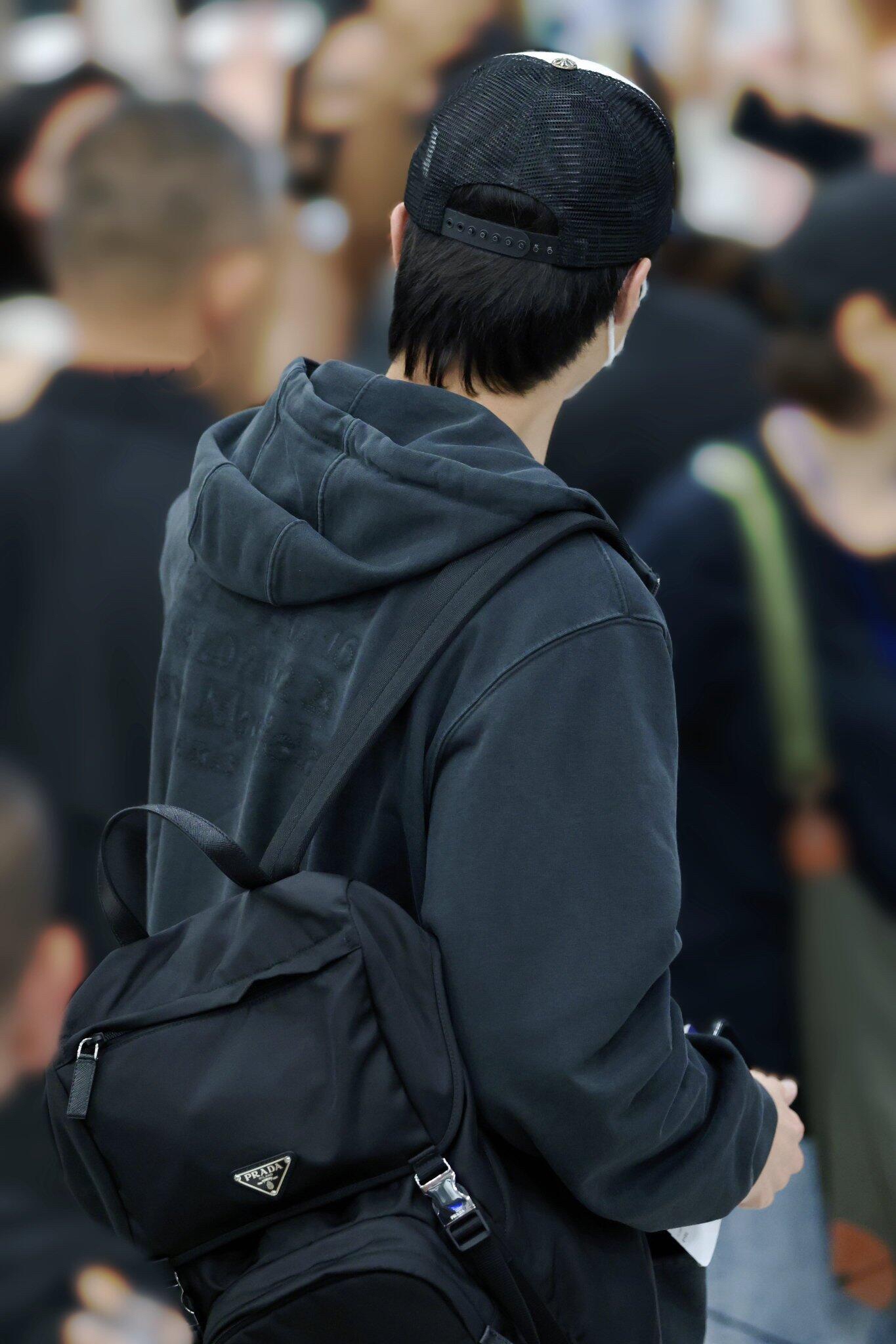 。Maison Margiela 未完成刺绣印花外套定制定染云绒米高密全棉料 柔软细腻 舒适贴肤 以柔和