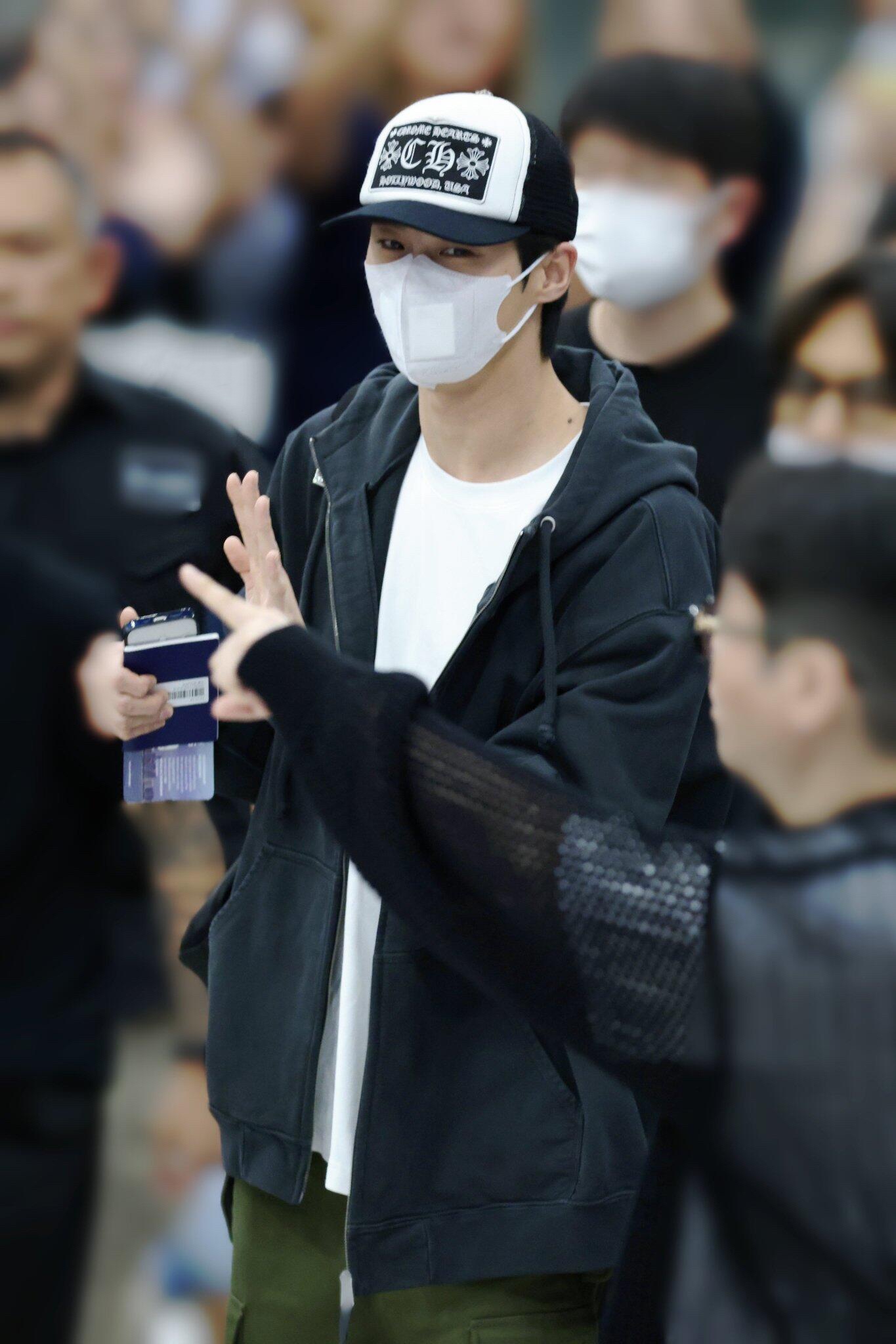 NO:570044,【Celebrity style】,,alexander wang19860909【 明星同款】,,alexander wang,Men's clothing