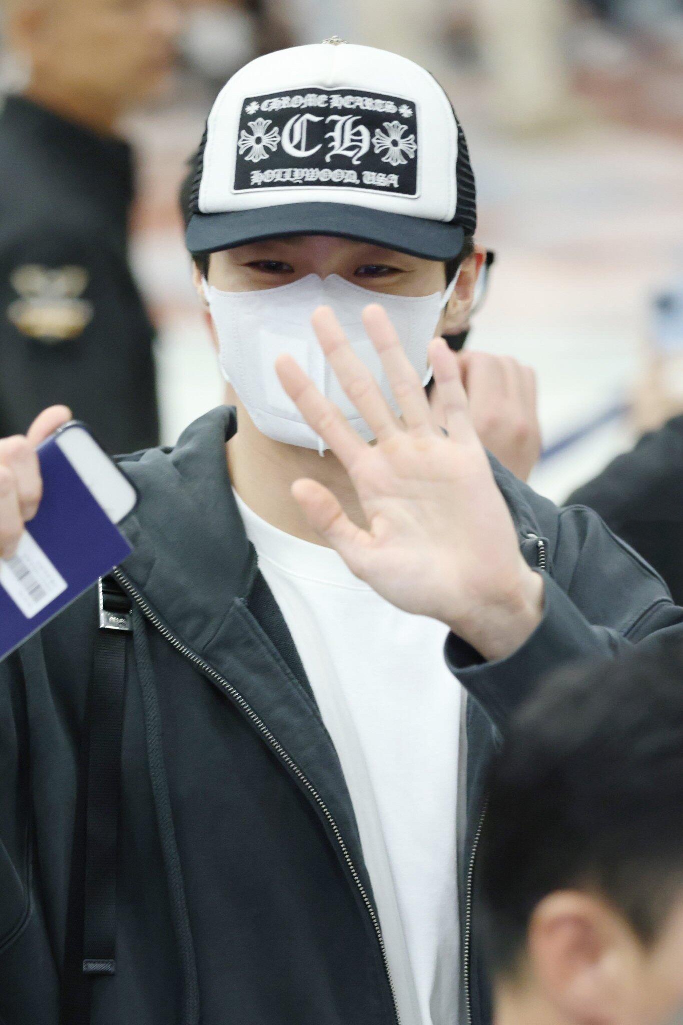 。Maison Margiela 未完成刺绣印花外套定制定染云绒米高密全棉料 柔软细腻 舒适贴肤 以柔和