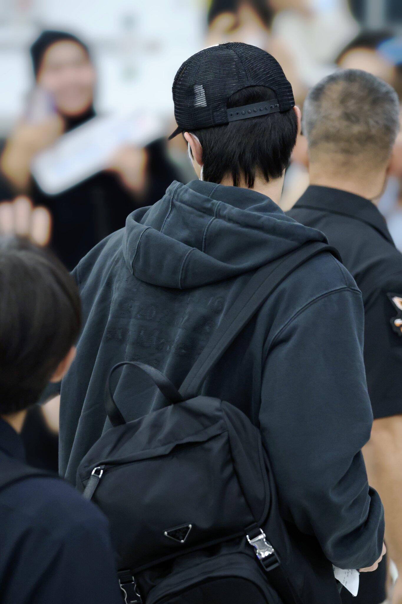 。Maison Margiela 未完成刺绣印花外套定制定染云绒米高密全棉料 柔软细腻 舒适贴肤 以柔和