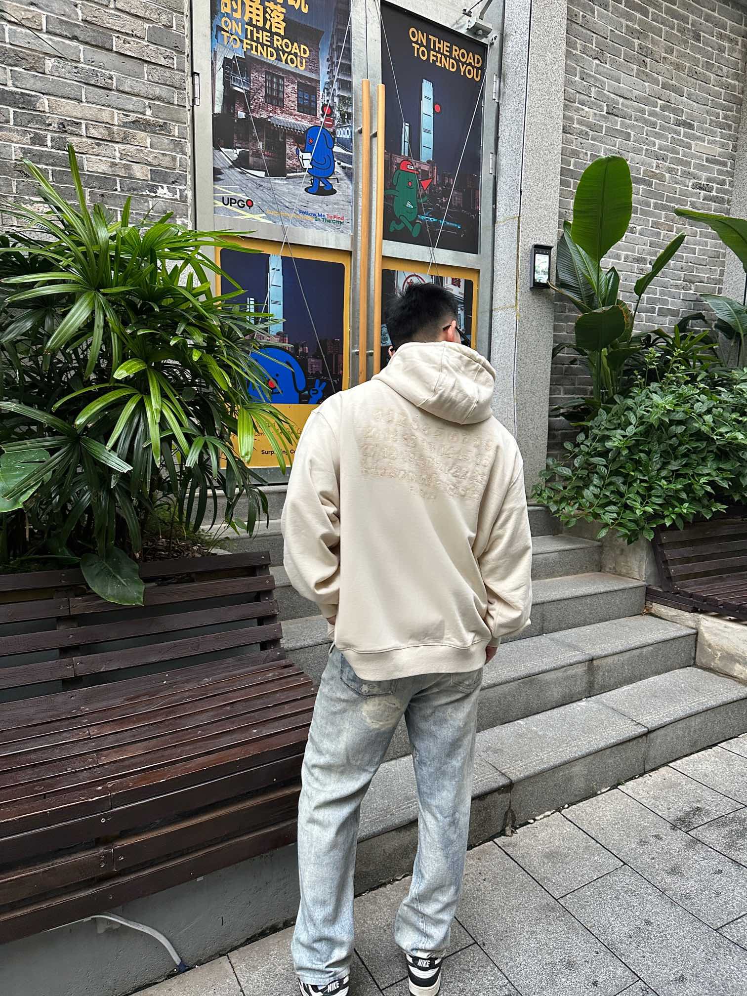 。Maison Margiela 未完成刺绣印花外套定制定染云绒米高密全棉料 柔软细腻 舒适贴肤 以柔和