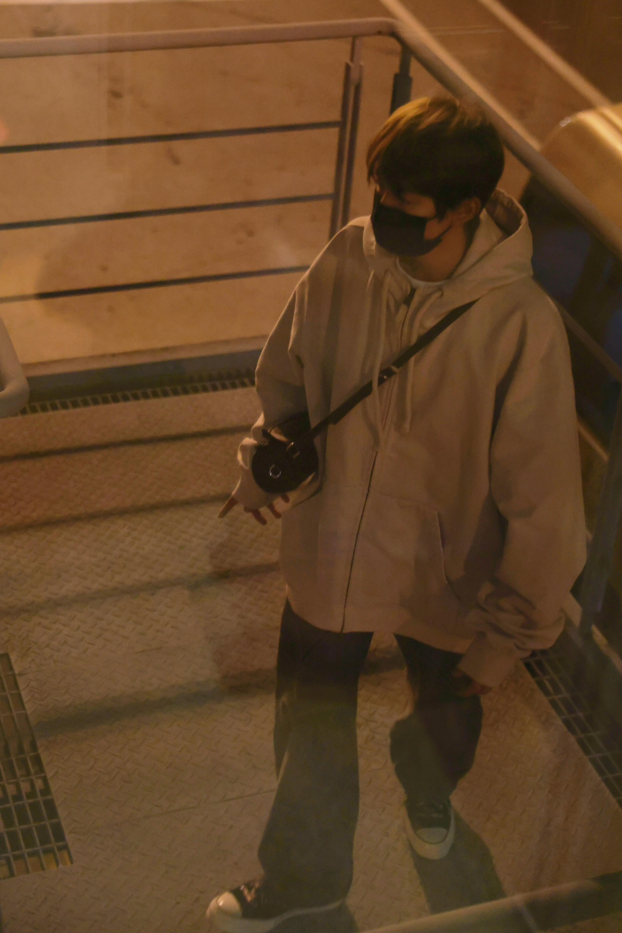 。Maison Margiela 未完成刺绣印花外套定制定染云绒米高密全棉料 柔软细腻 舒适贴肤 以柔和