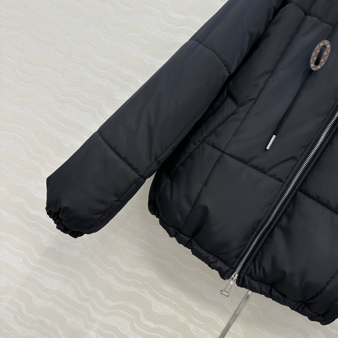 独家首发❤️ 爆单推荐，L新品Flight Mode系列，MONOGRAM老花里衬连帽棉服外套！定制记忆