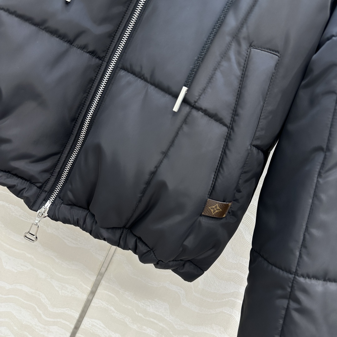 独家首发❤️ 爆单推荐，L新品Flight Mode系列，MONOGRAM老花里衬连帽棉服外套！定制记忆