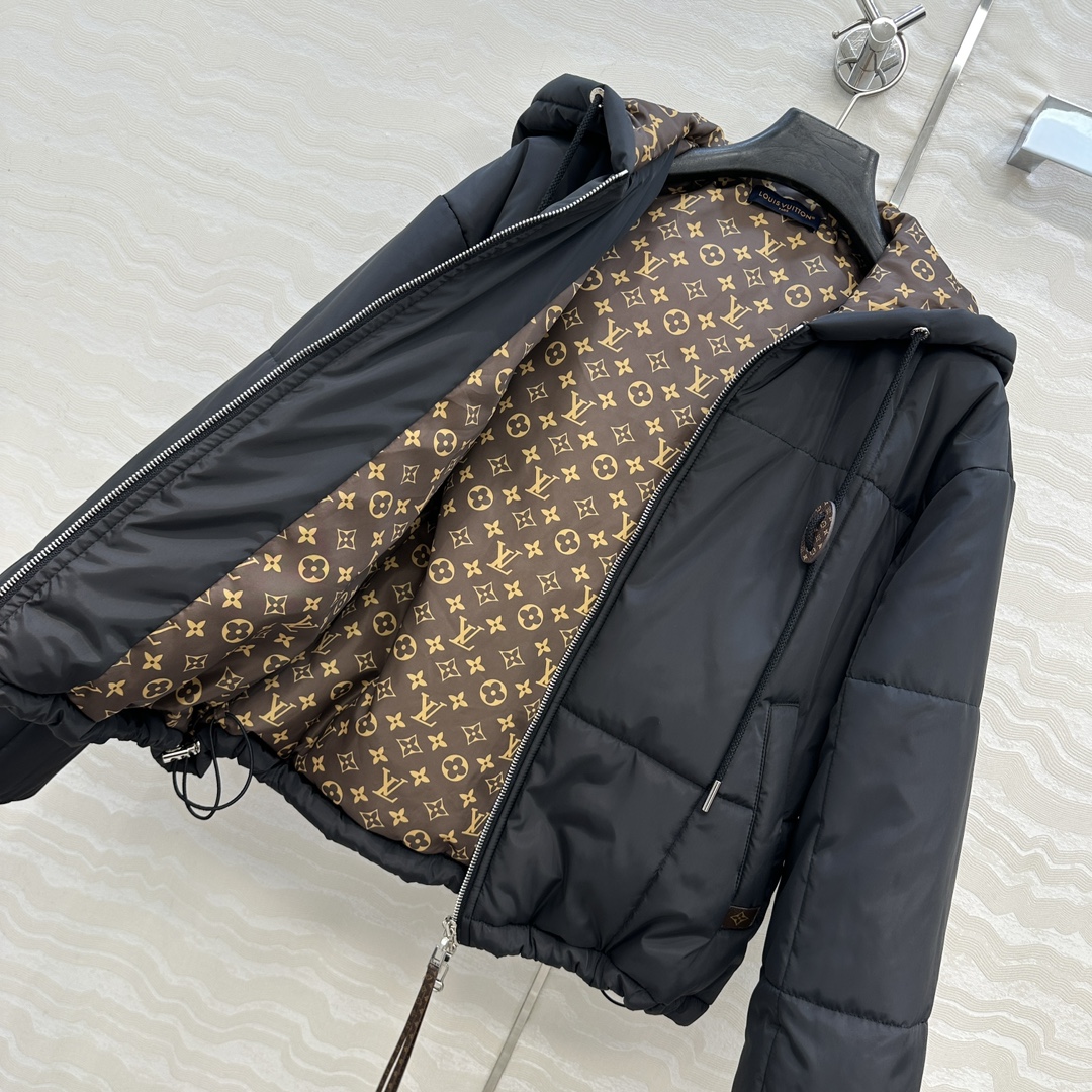 独家首发❤️ 爆单推荐，L新品Flight Mode系列，MONOGRAM老花里衬连帽棉服外套！定制记忆