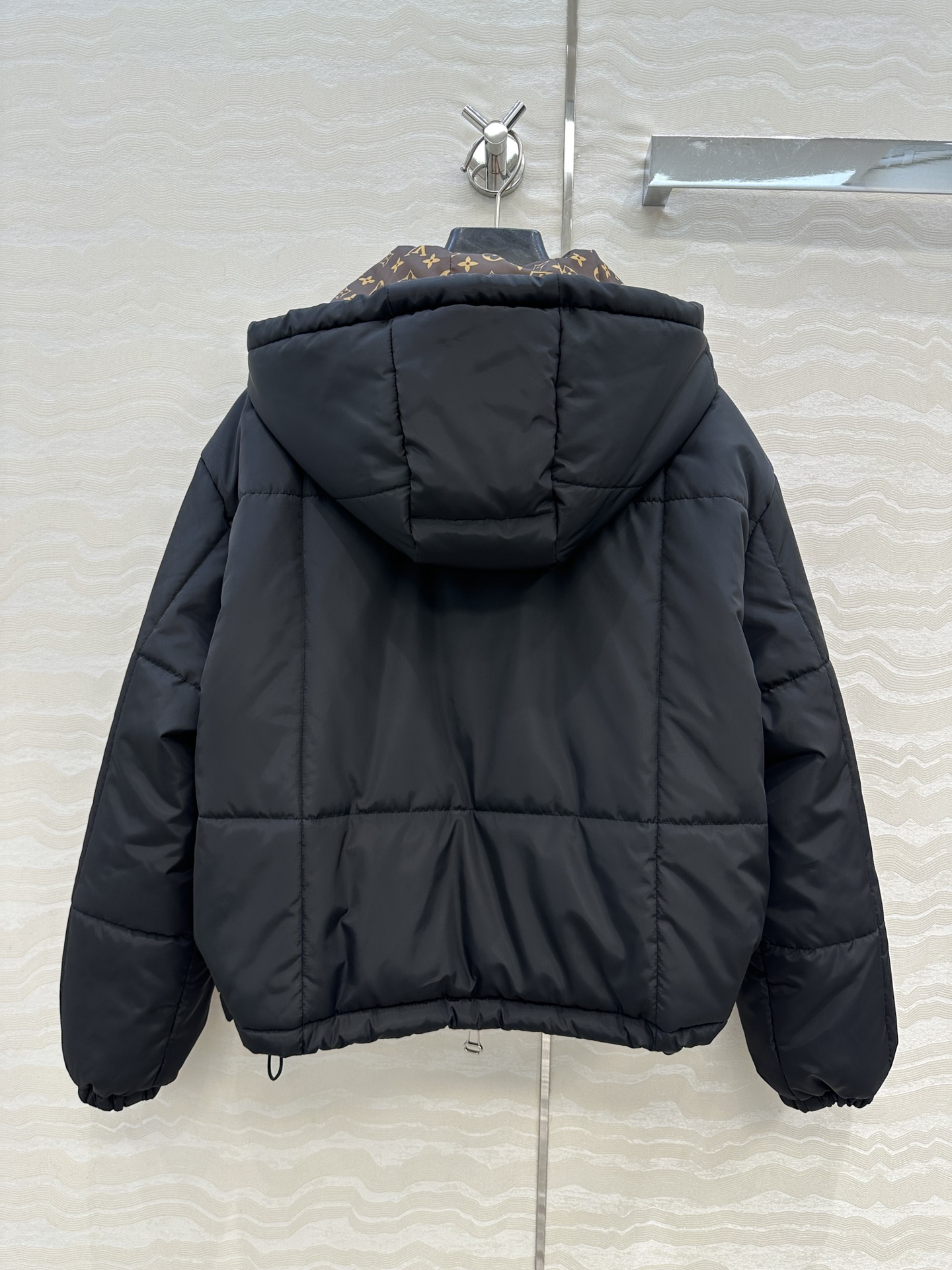 独家首发❤️ 爆单推荐，L新品Flight Mode系列，MONOGRAM老花里衬连帽棉服外套！定制记忆