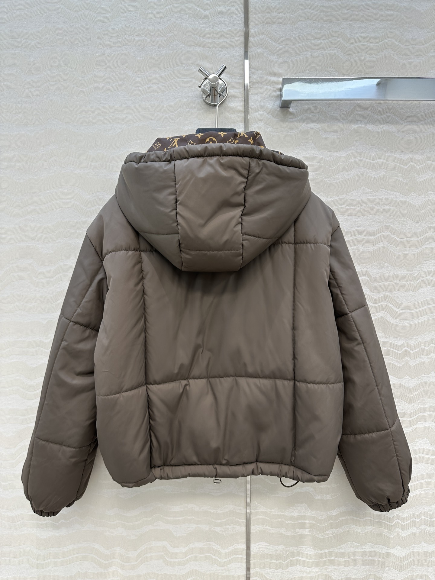 独家首发❤️ 爆单推荐，L新品Flight Mode系列，MONOGRAM老花里衬连帽棉服外套！定制记忆