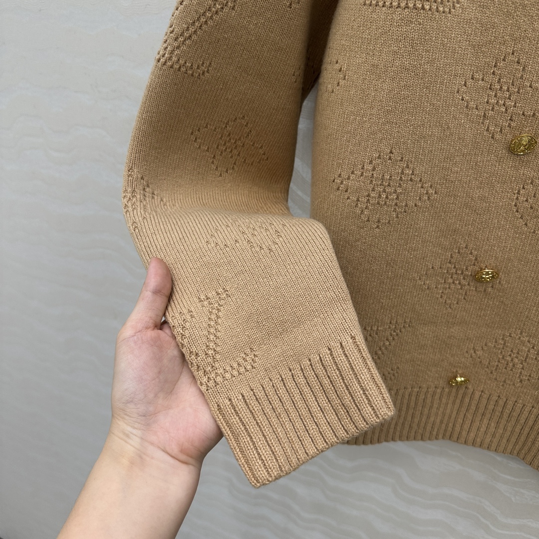 独家首发❤️ 爆单推荐，L新品Flight Mode系列，Monogram花㚏缕空针织外套！瑞士机双织重