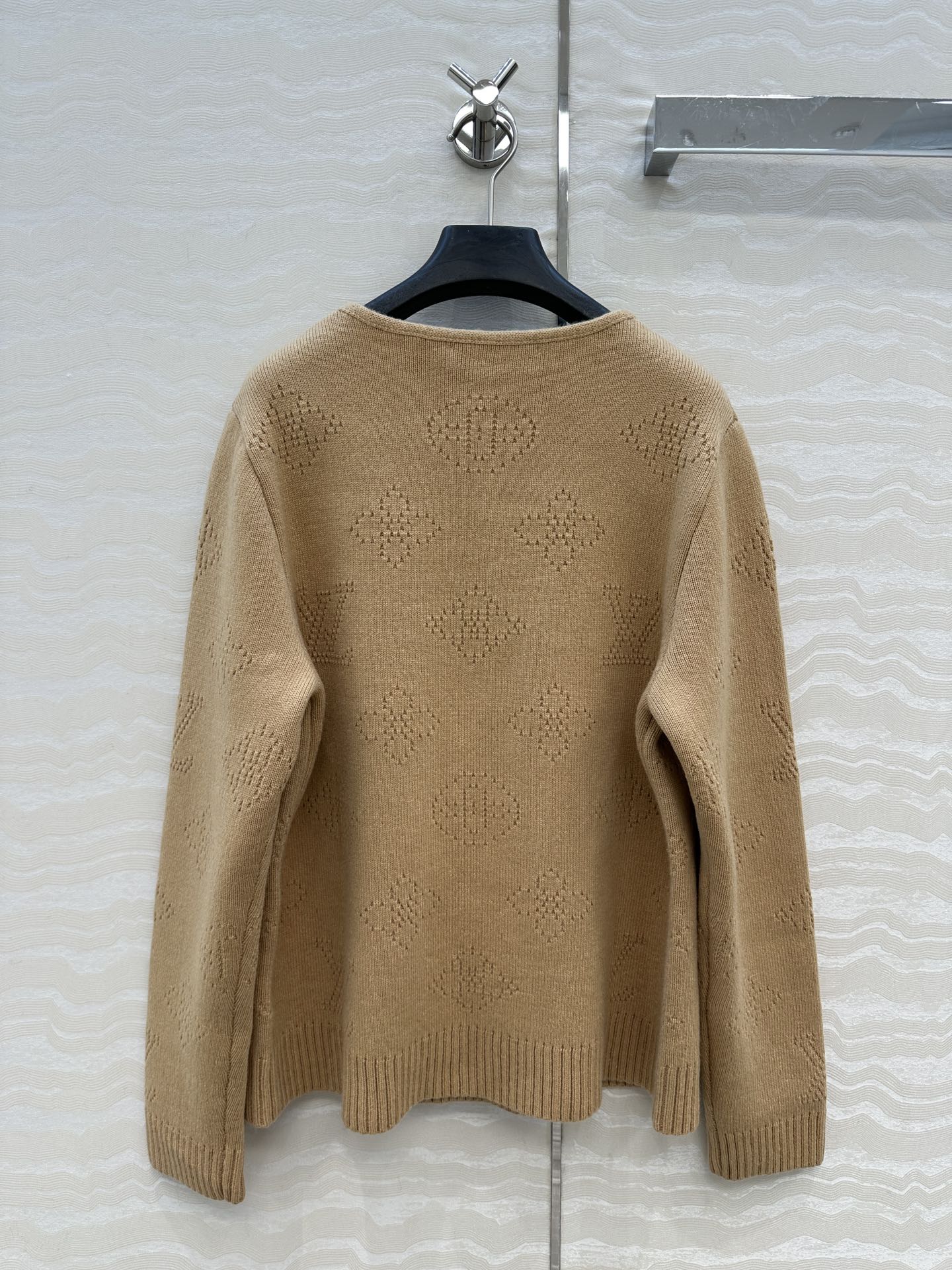 独家首发❤️ 爆单推荐，L新品Flight Mode系列，Monogram花㚏缕空针织外套！瑞士机双织重