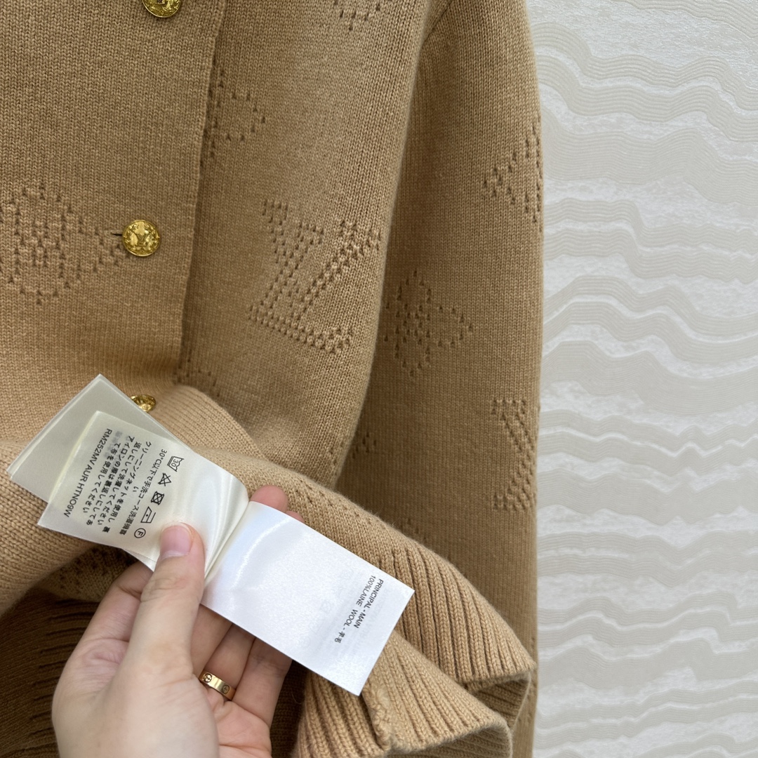 独家首发❤️ 爆单推荐，L新品Flight Mode系列，Monogram花㚏缕空针织外套！瑞士机双织重