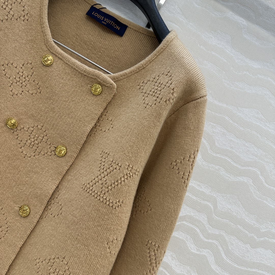 独家首发❤️ 爆单推荐，L新品Flight Mode系列，Monogram花㚏缕空针织外套！瑞士机双织重