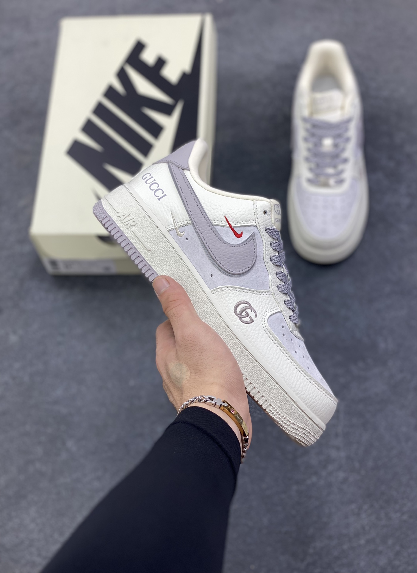 NIke Air Force 1 \’07 Low GUCCI 联名–白浅褐色空军一号低帮 运动鞋 休闲鞋 折边针车 工艺难度大 原楦头原纸板 高端定制鞋盒 原厂鞋底 超高清洁度 细节完美 货号:YF9511-807 尺码:36 36.5 37.5 38 38.5 39 40 40.5 41 42 42.5 43 44 44.5 45-选品中心