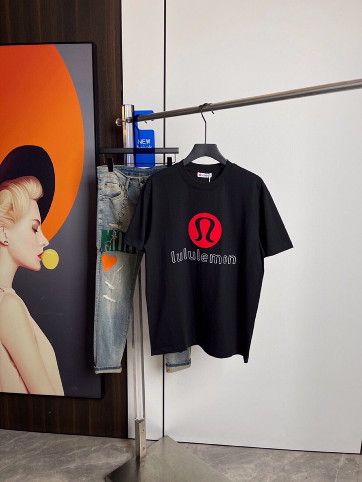 Lulu2025春夏新品短袖圆领T恤，原版印花刺绣字母Logo，三标齐 帅气时尚，简约百搭款。纯棉面料.