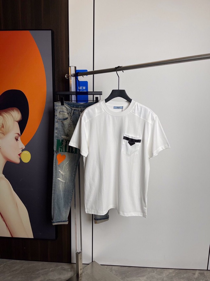 Prada 普拉达2025春夏新品短袖圆领T恤，原版印花刺绣字母Logo，三标齐 帅气时尚，简约百搭款。