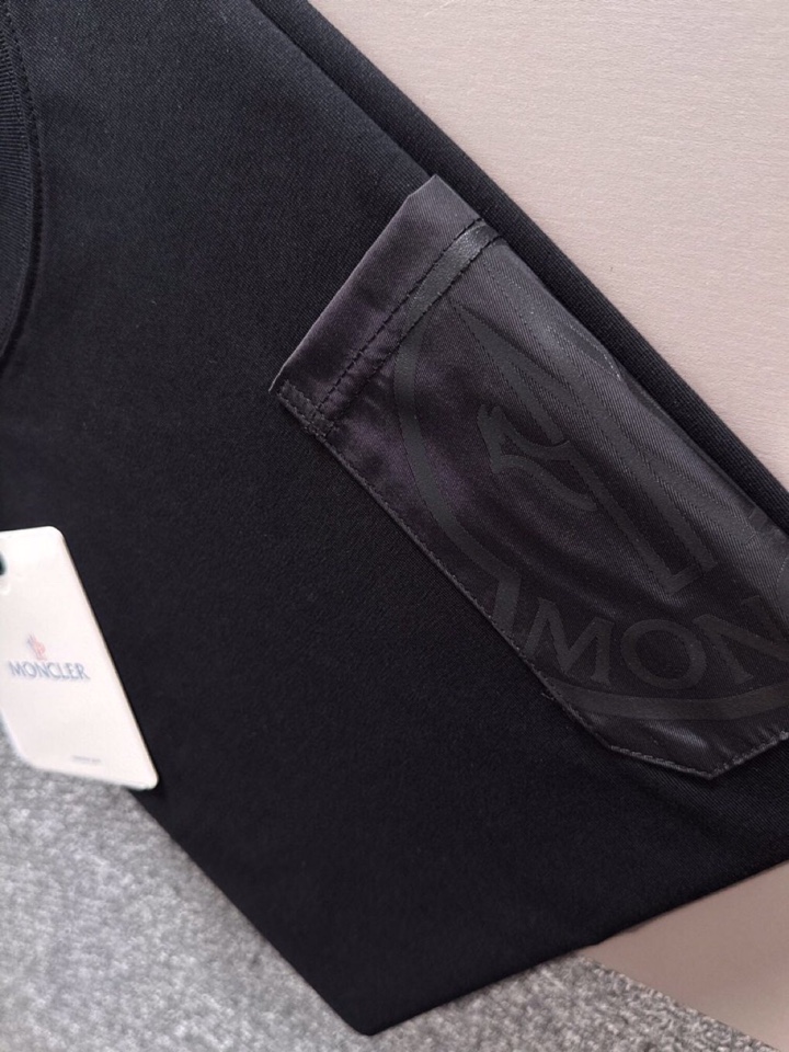 Moncler  蒙口2025春夏新品短袖圆领T恤，原版印花刺绣字母Logo，三标齐 帅气时尚，简约百搭