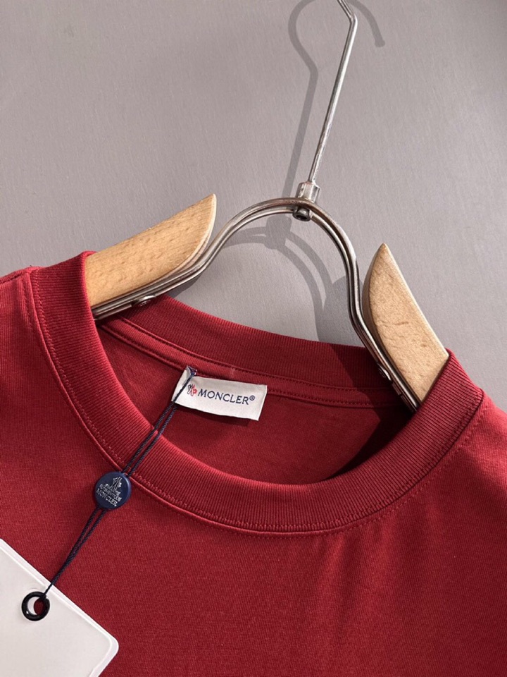 Moncler  蒙口2025春夏新品短袖圆领T恤，原版印花刺绣字母Logo，三标齐 帅气时尚，简约百搭