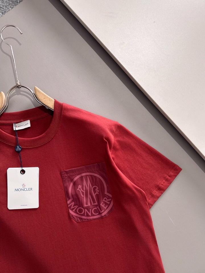 Moncler  蒙口2025春夏新品短袖圆领T恤，原版印花刺绣字母Logo，三标齐 帅气时尚，简约百搭