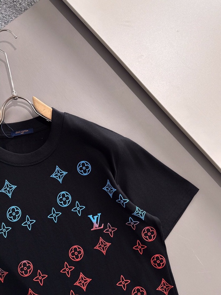 Louis Vuitton 路易威登 LV 驴牌 2025春夏新品短袖圆领T恤，原版印花刺绣字母Logo
