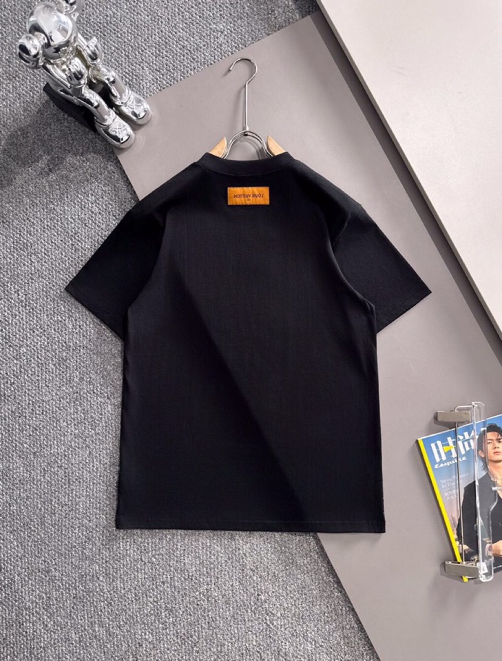Louis Vuitton 路易威登 LV 驴牌 2025春夏新品短袖圆领T恤，原版印花刺绣字母Logo