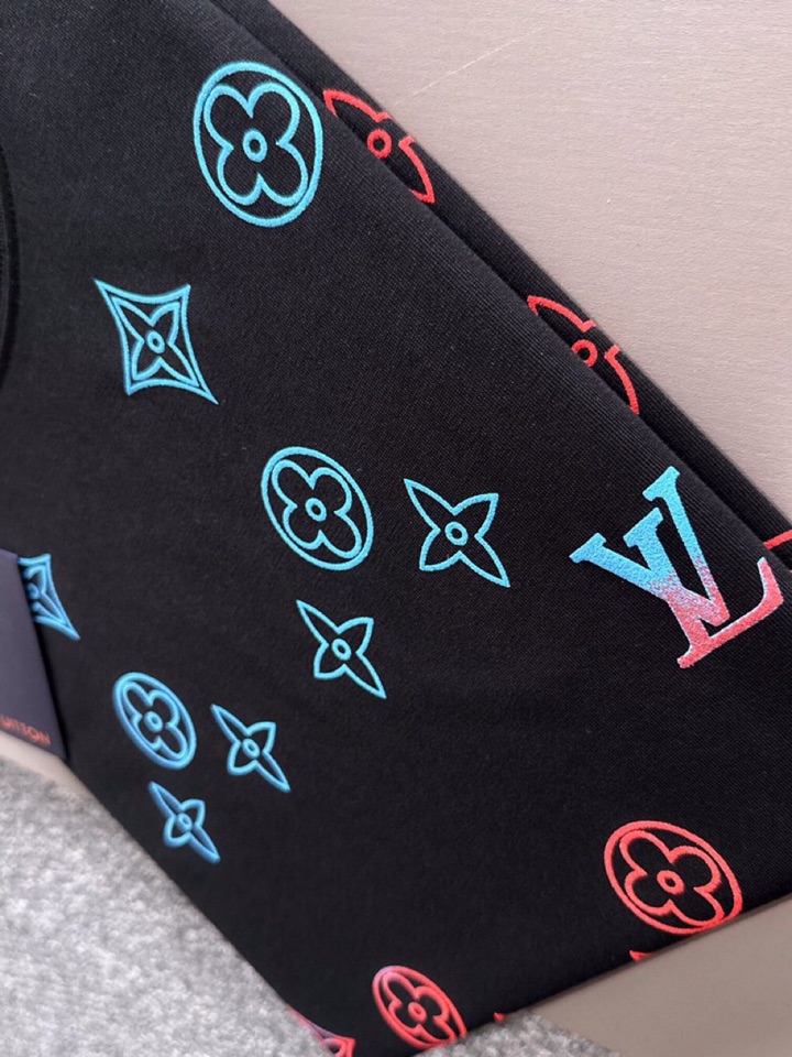 Louis Vuitton 路易威登 LV 驴牌 2025春夏新品短袖圆领T恤，原版印花刺绣字母Logo