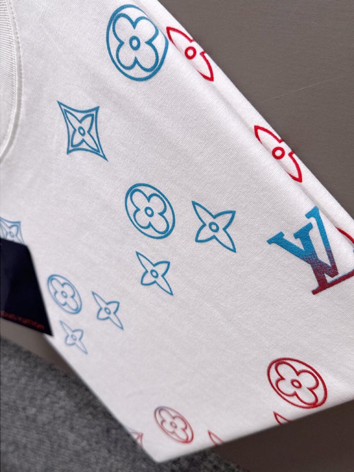 Louis Vuitton 路易威登 LV 驴牌 2025春夏新品短袖圆领T恤，原版印花刺绣字母Logo