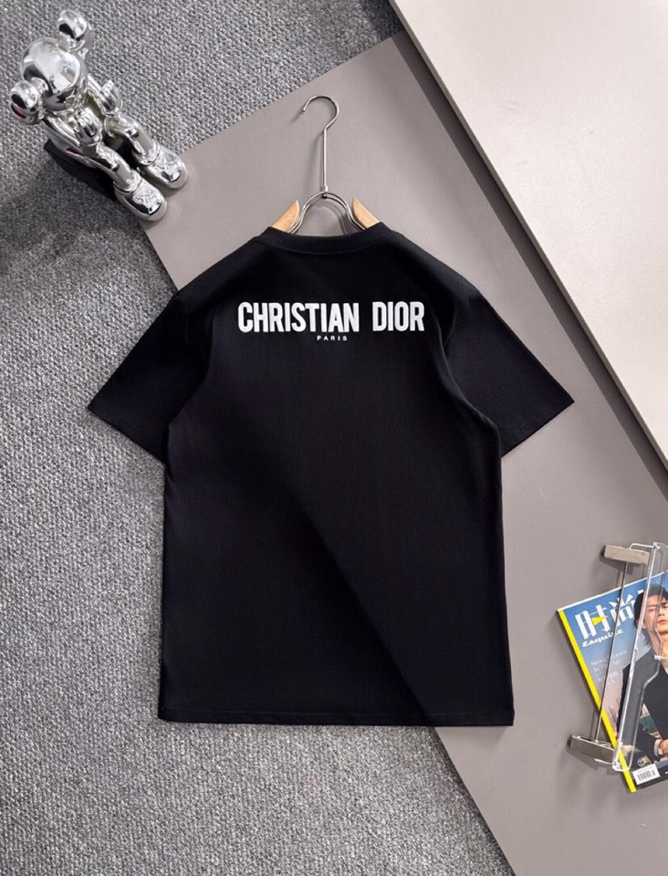Dior 迪奥2025春夏新品短袖圆领T恤，原版印花刺绣字母Logo，三标齐 帅气时尚，简约百搭款。纯棉