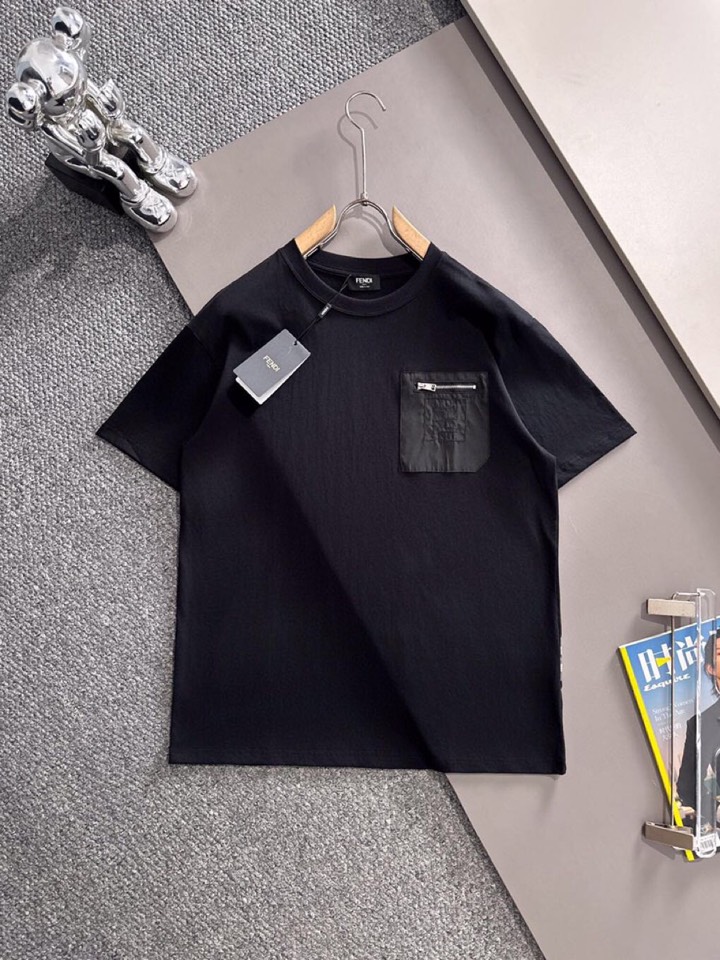 FENDI 芬迪2025春夏新品短袖圆领T恤，原版印花刺绣字母Logo，三标齐 帅气时尚，简约百搭款。纯