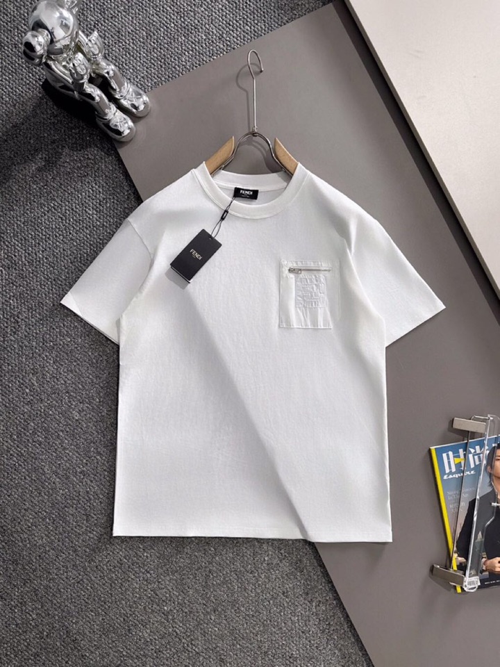 FENDI 芬迪2025春夏新品短袖圆领T恤，原版印花刺绣字母Logo，三标齐 帅气时尚，简约百搭款。纯
