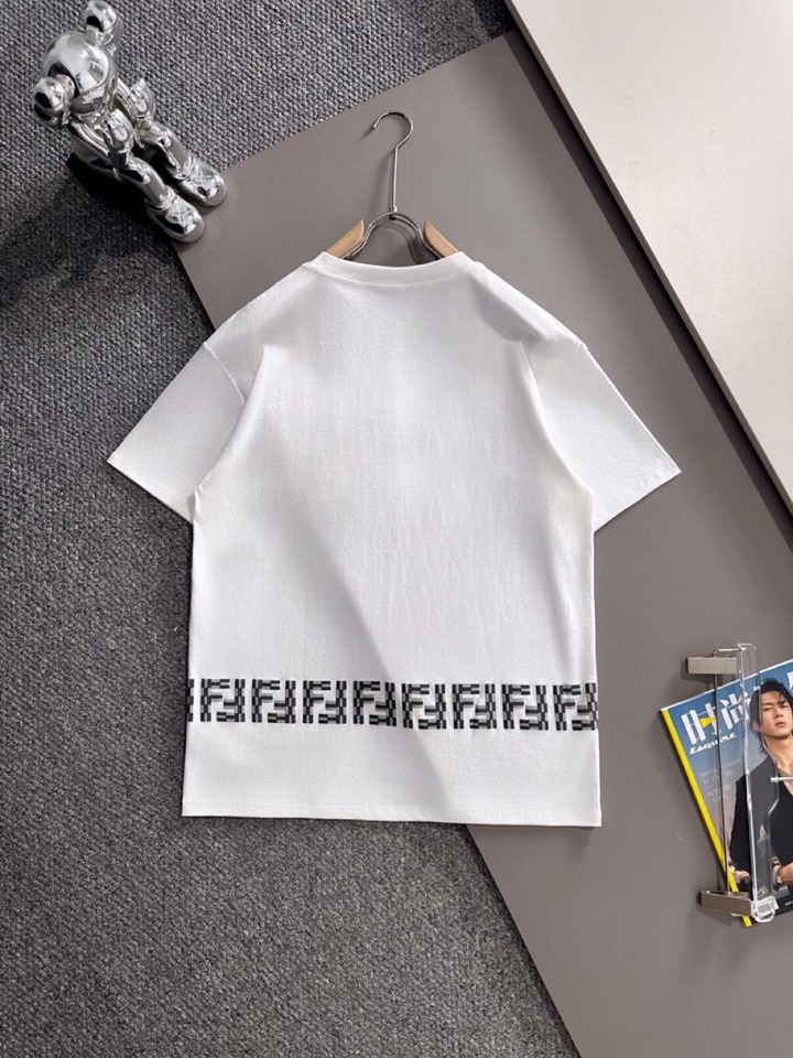 FENDI 芬迪2025春夏新品短袖圆领T恤，原版印花刺绣字母Logo，三标齐 帅气时尚，简约百搭款。纯