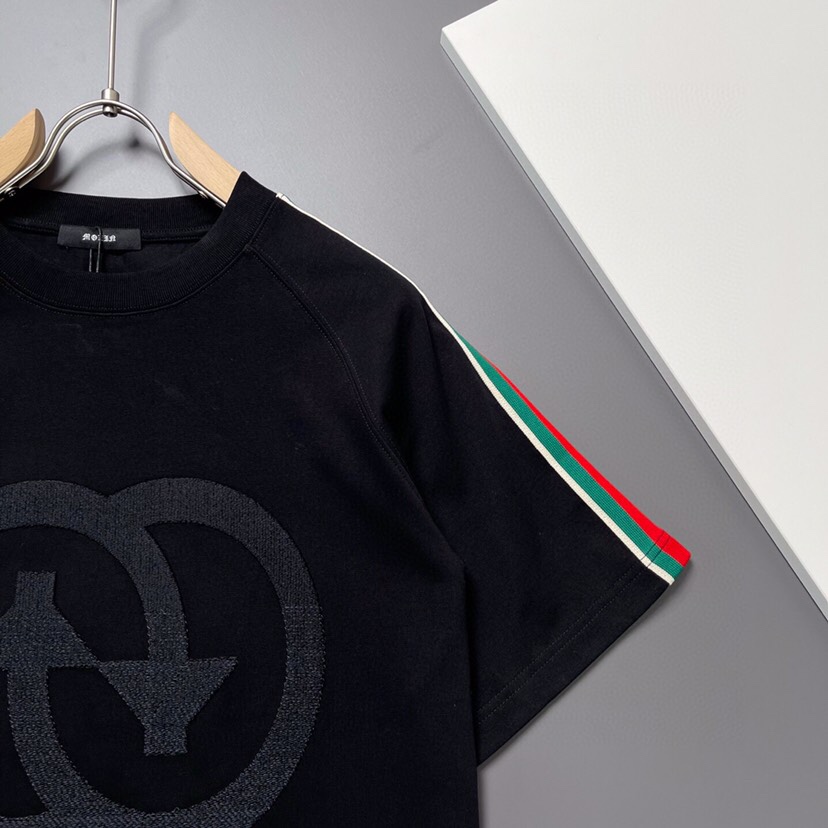 Gucci 古奇25ss刺绣logo短袖圆领T恤，重磅高克重，字母Logo，三标齐 帅气时尚，简约百搭款