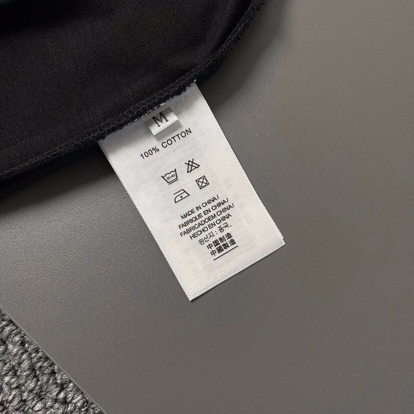 Gucci 古奇25ss刺绣logo短袖圆领T恤，重磅高克重，字母Logo，三标齐 帅气时尚，简约百搭款