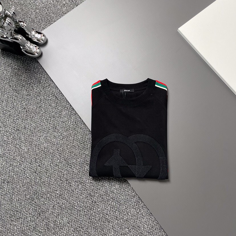 Gucci 古奇25ss刺绣logo短袖圆领T恤，重磅高克重，字母Logo，三标齐 帅气时尚，简约百搭款