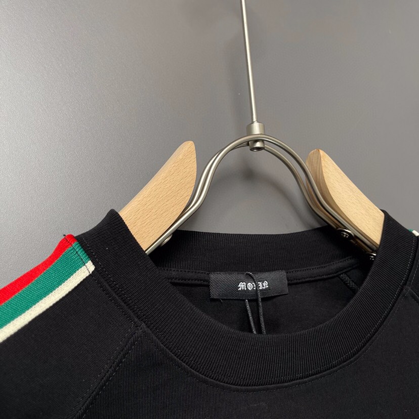 Gucci 古奇25ss刺绣logo短袖圆领T恤，重磅高克重，字母Logo，三标齐 帅气时尚，简约百搭款