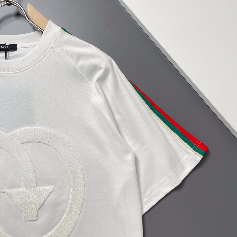 Gucci 古奇25ss刺绣logo短袖圆领T恤，重磅高克重，字母Logo，三标齐 帅气时尚，简约百搭款