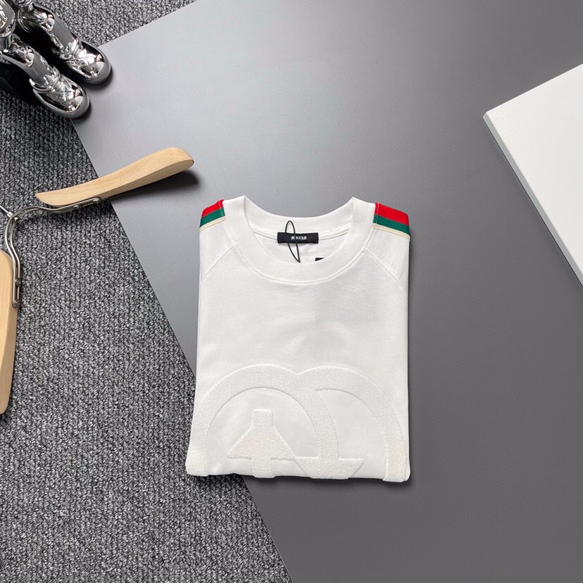 Gucci 古奇25ss刺绣logo短袖圆领T恤，重磅高克重，字母Logo，三标齐 帅气时尚，简约百搭款