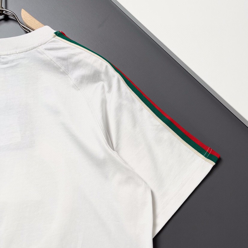 Gucci 古奇25ss刺绣logo短袖圆领T恤，重磅高克重，字母Logo，三标齐 帅气时尚，简约百搭款