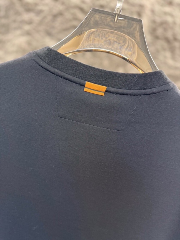 ZEGNA 杰尼亚2025ss 秋冬新品男士羊毛长袖T恤针织圆领衫，高奢内敛低调，轻松驾驭不挑人 裁剪精