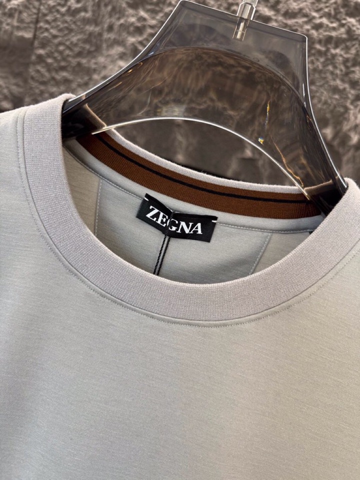 ZEGNA 杰尼亚2025ss 秋冬新品男士羊毛长袖T恤针织圆领衫，高奢内敛低调，轻松驾驭不挑人 裁剪精
