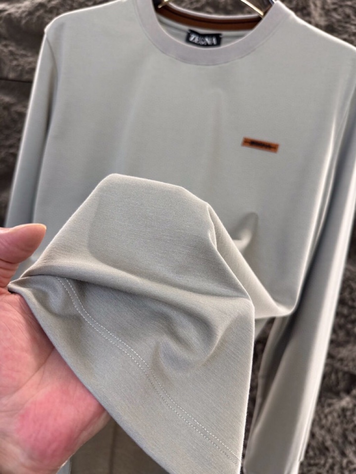 ZEGNA 杰尼亚2025ss 秋冬新品男士羊毛长袖T恤针织圆领衫，高奢内敛低调，轻松驾驭不挑人 裁剪精