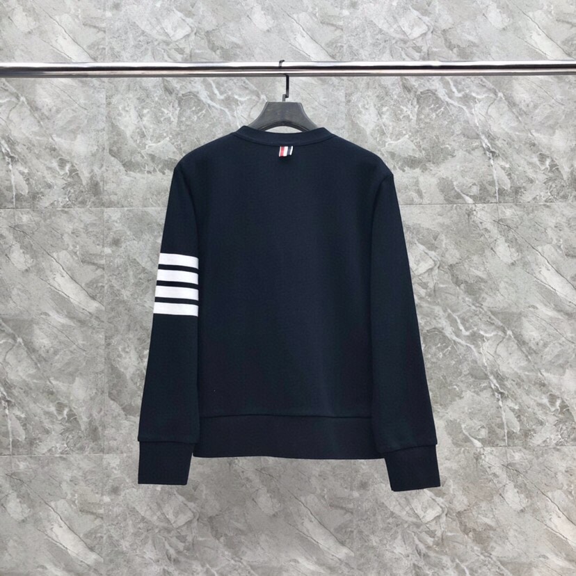 THOM BROWNE 汤姆布朗 TB色织棉开衫有口袋  卫衣材质情侣款开衫码数：00-6  颜色：浅灰