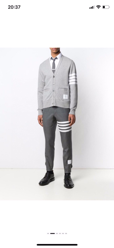 THOM BROWNE 汤姆布朗 TB色织棉开衫有口袋  卫衣材质情侣款开衫码数：00-6  颜色：浅灰