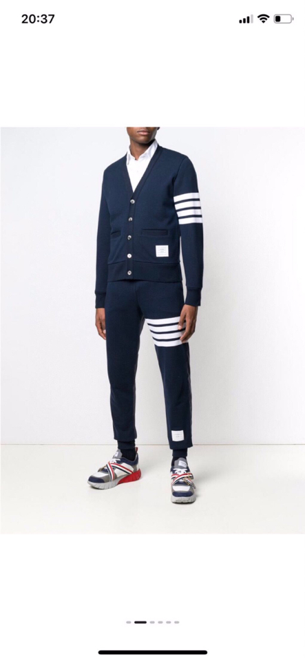 THOM BROWNE 汤姆布朗 TB色织棉开衫有口袋  卫衣材质情侣款开衫码数：00-6  颜色：浅灰