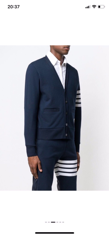 THOM BROWNE 汤姆布朗 TB色织棉开衫有口袋  卫衣材质情侣款开衫码数：00-6  颜色：浅灰