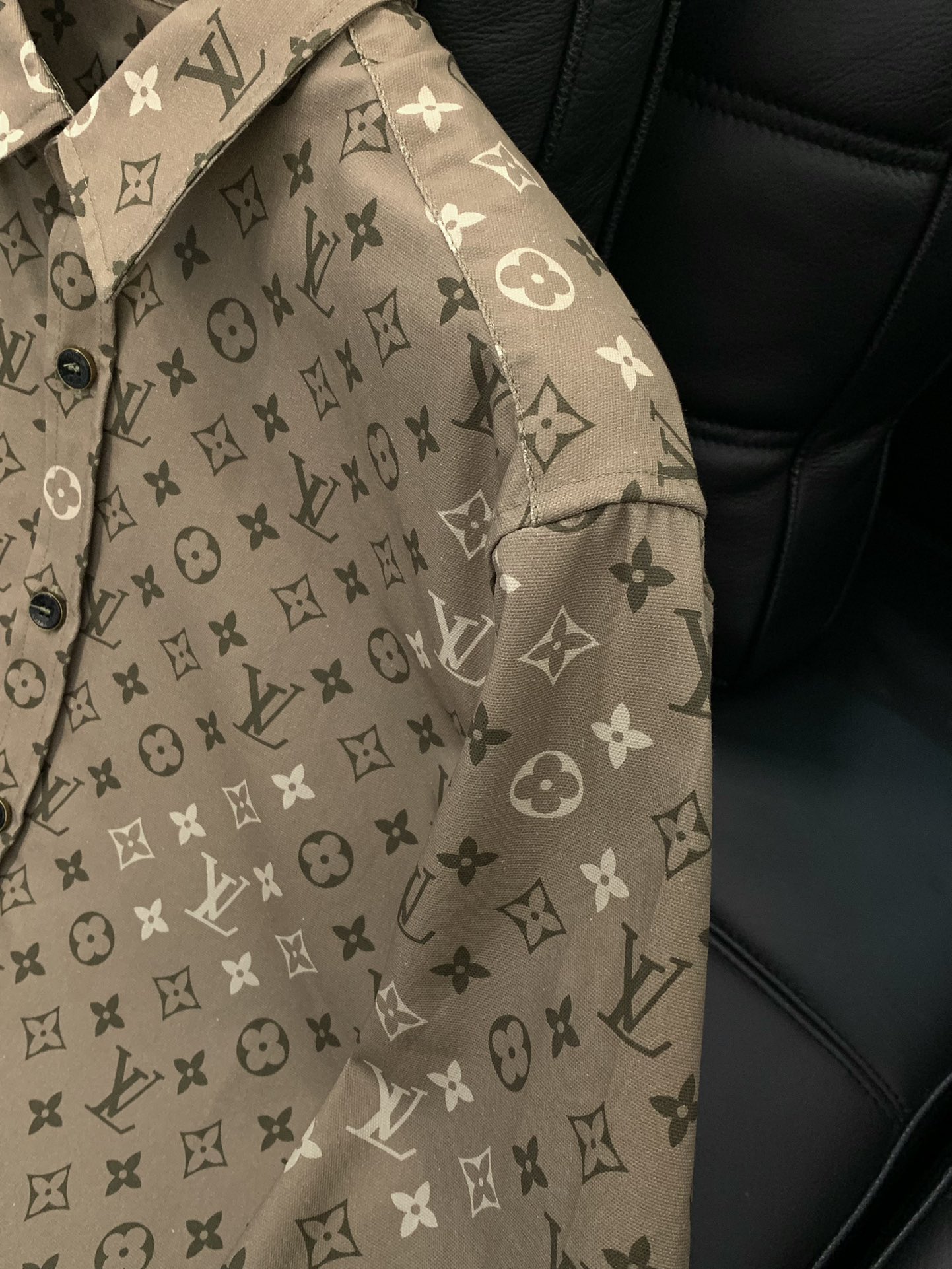 ，LouisVuitton 路易威登，2025秋季最新款，专柜同步有售，原单狠货，时尚休闲长袖衬衫外套，