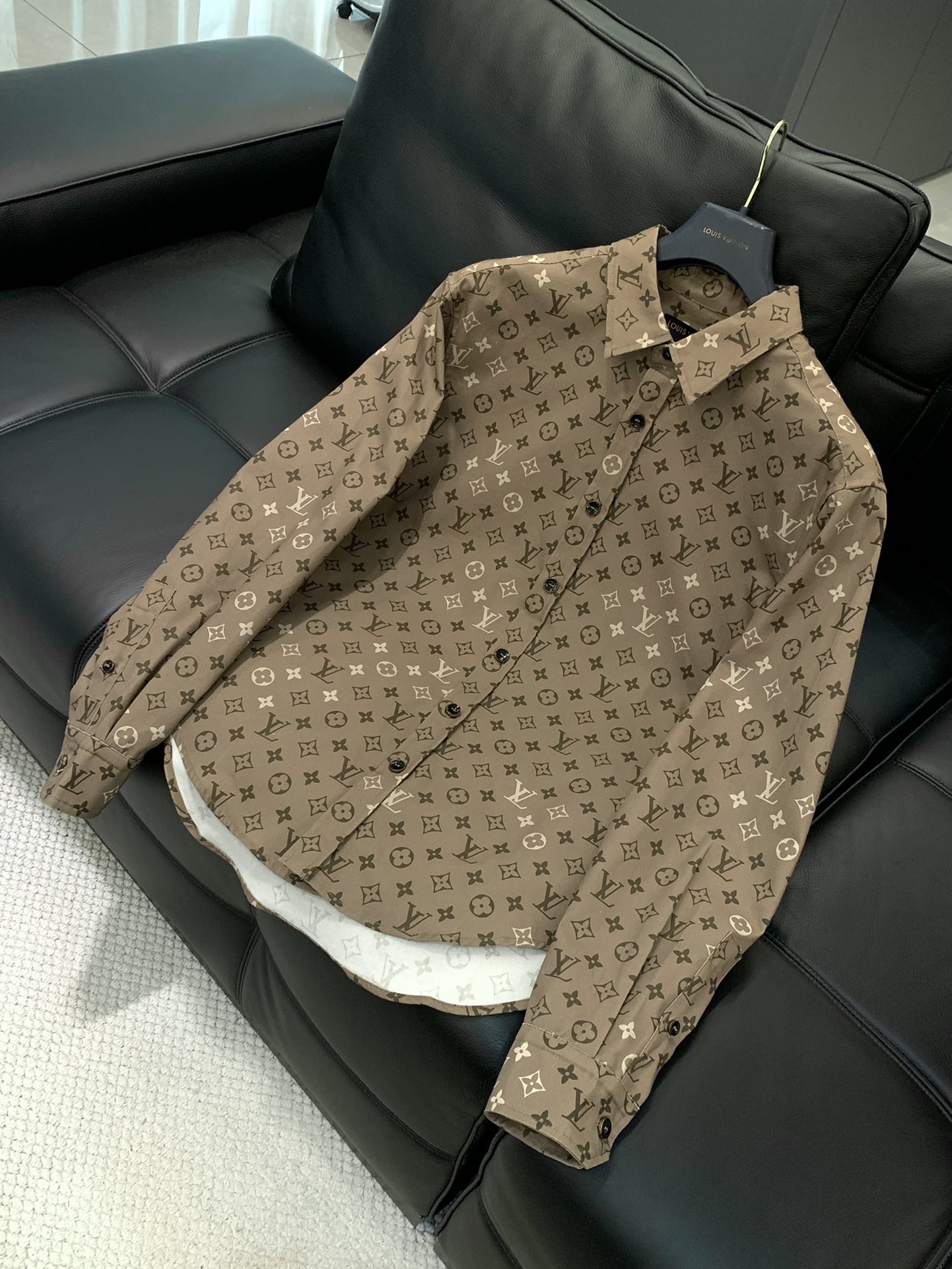 ，LouisVuitton 路易威登，2025秋季最新款，专柜同步有售，原单狠货，时尚休闲长袖衬衫外套，